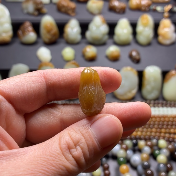 和田玉（糖玉）未镶嵌颈饰