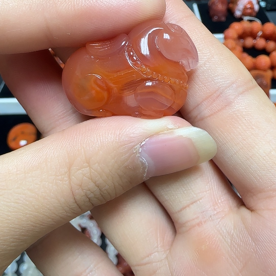 南红玛瑙未镶嵌颈饰