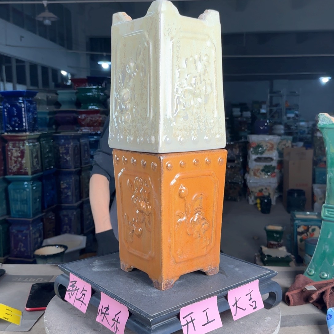 一风堂石湾花盆。釉裂微瑕