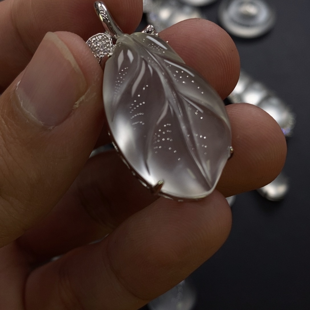 石英质玉吊坠银S925镶嵌