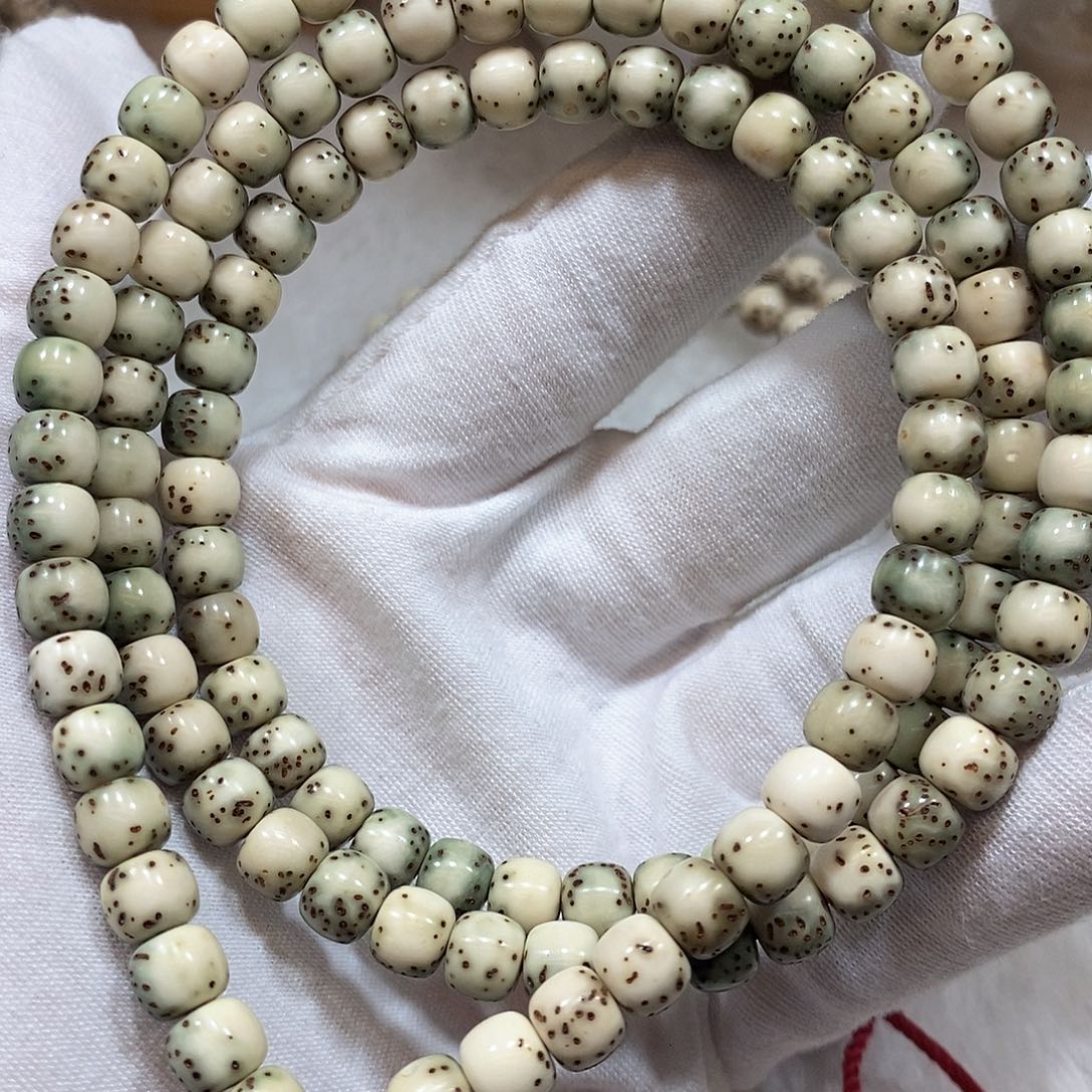 星月菩提手串绿包白通体76