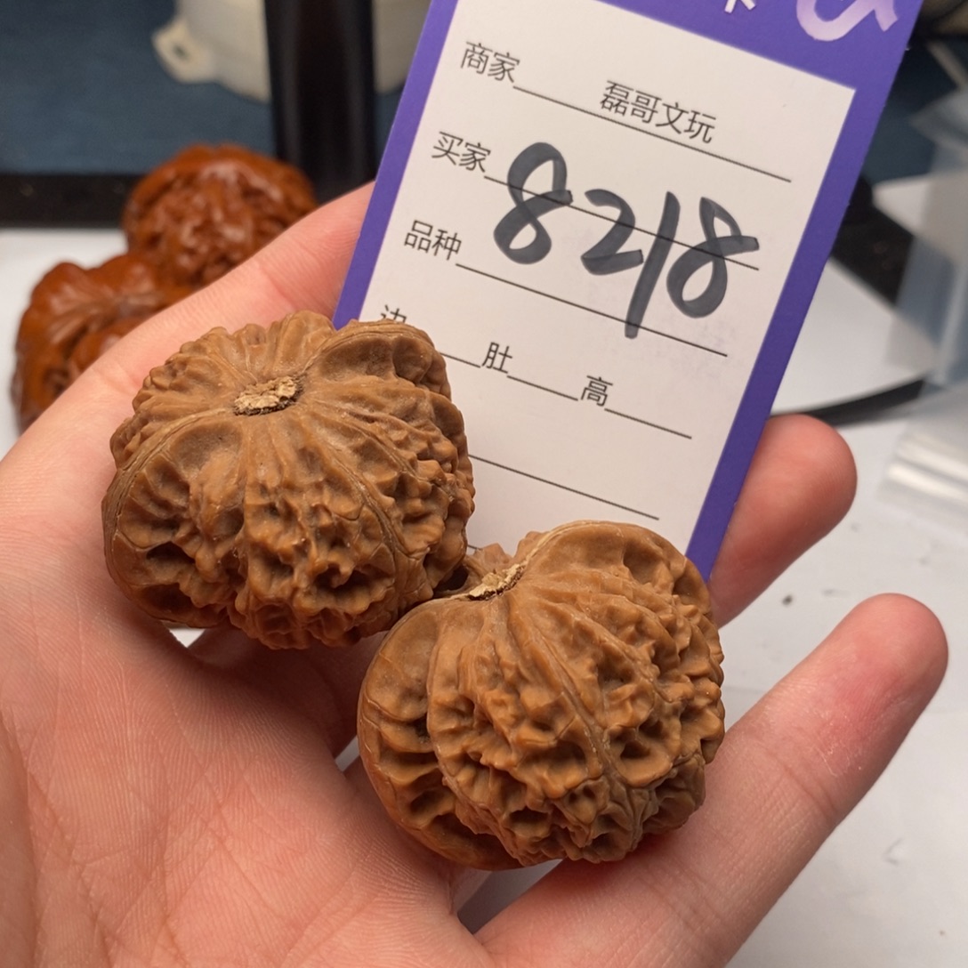 文玩核桃把件8218