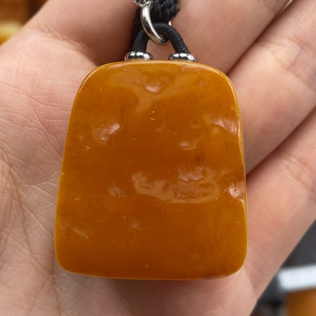 琥珀吊坠(赠链)未镶嵌