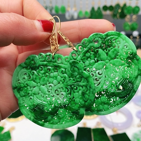 翡翠颈饰18K金镶嵌洋**?耳饰