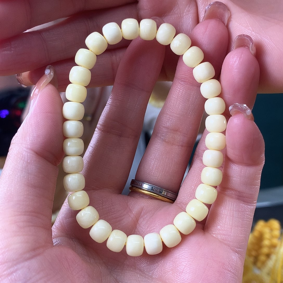 未镶嵌琥珀珠宝奇石7