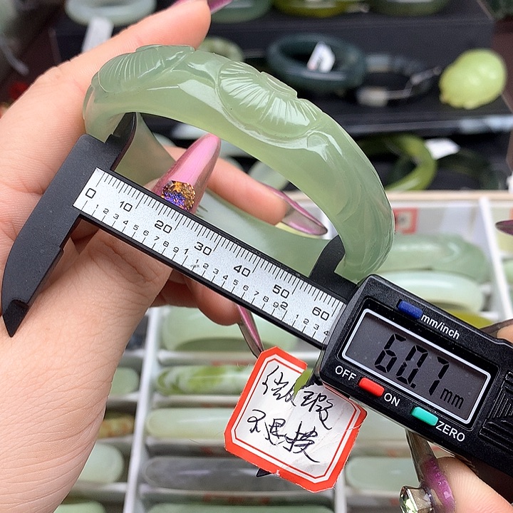 蛇纹石玉手镯未镶嵌543