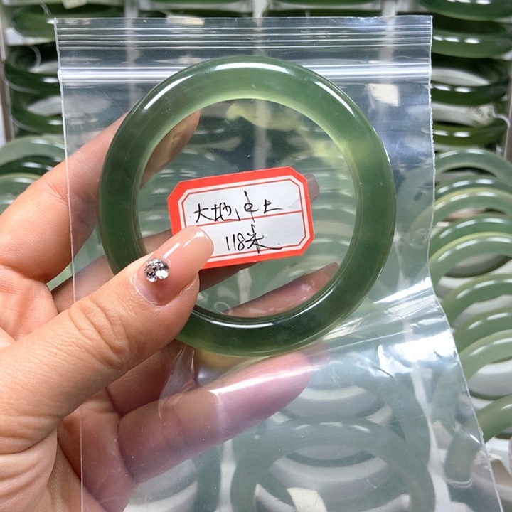 岫玉未镶嵌手镯天然岫玉手镯