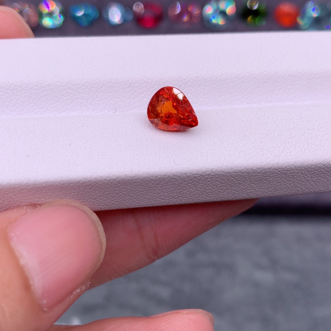 石榴石（芬达石）珠宝半成品未镶嵌