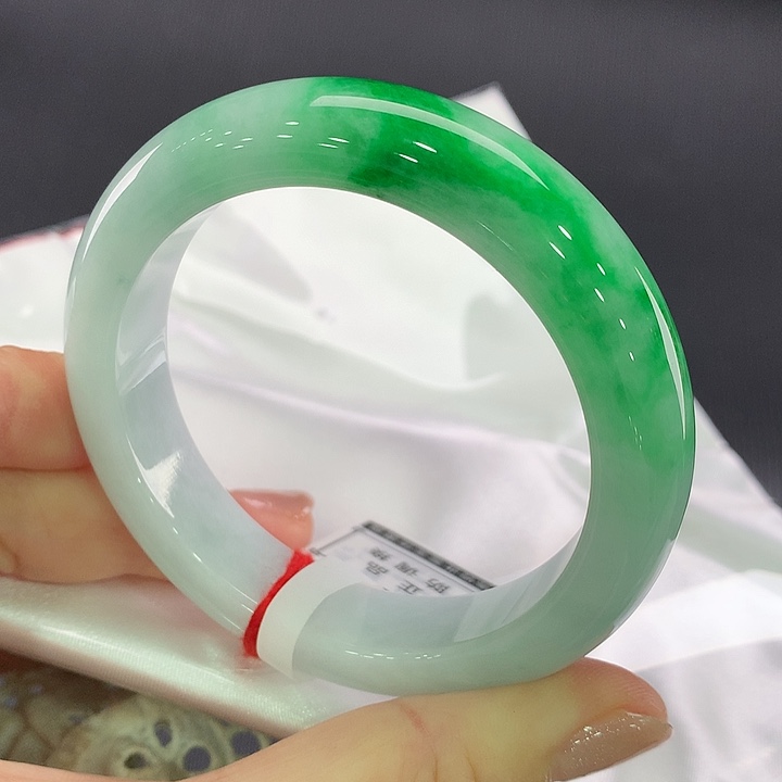 翡翠手镯未镶嵌朱*正圈55.5，分单