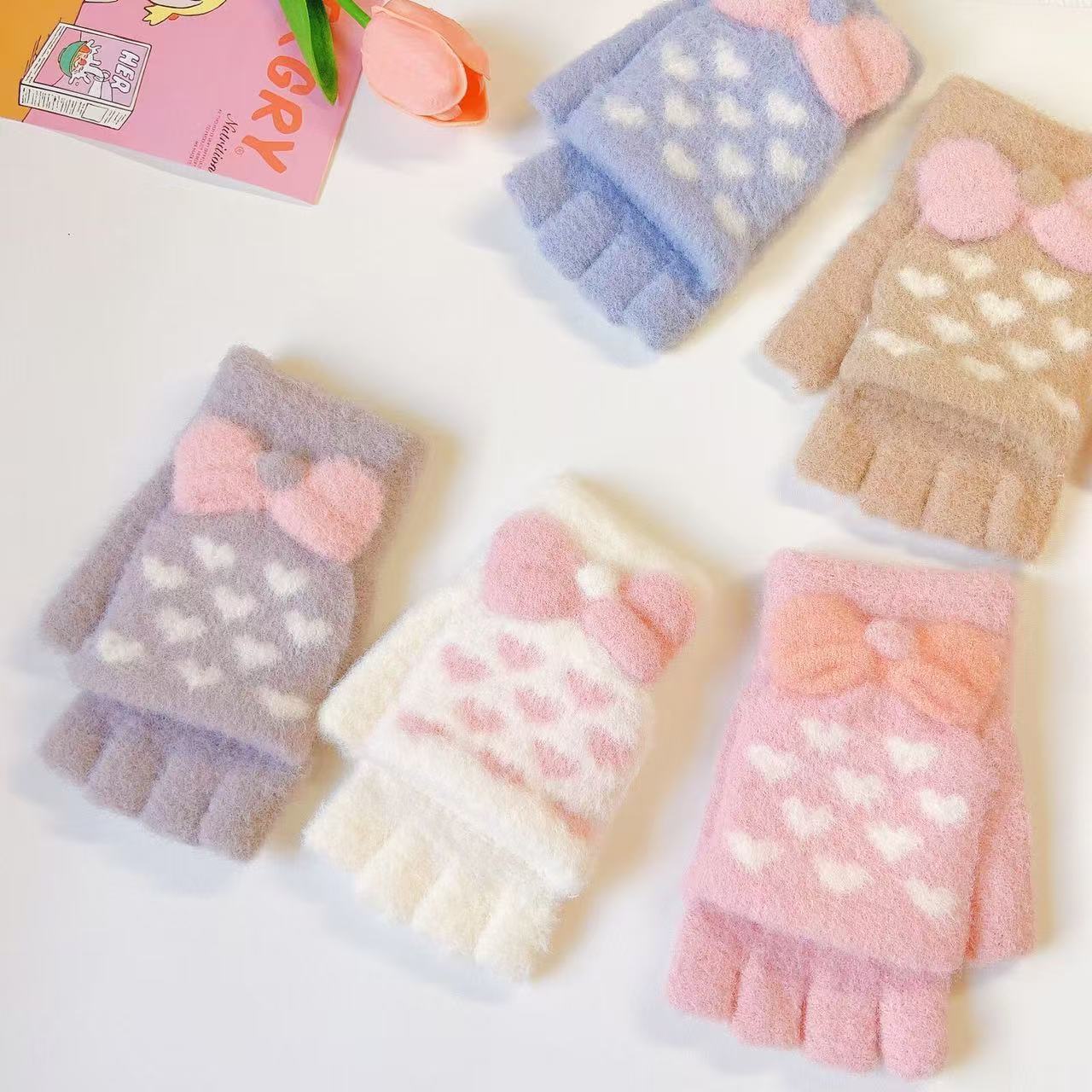 甜心家冬季毛绒手套爱心带盖款2406