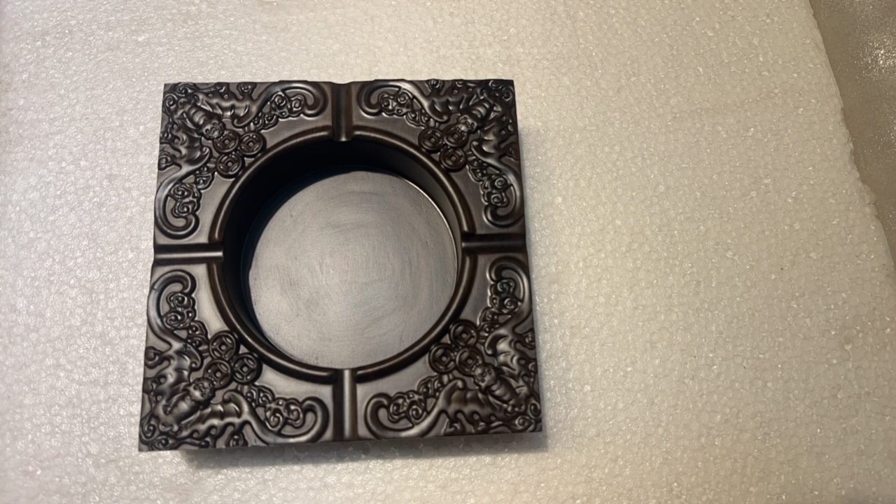 老檀木一木整出雕刻烟灰缸14×14