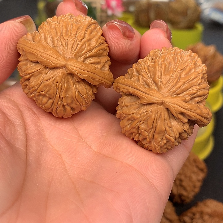 文玩核桃吊坠泪**夏38白狮子