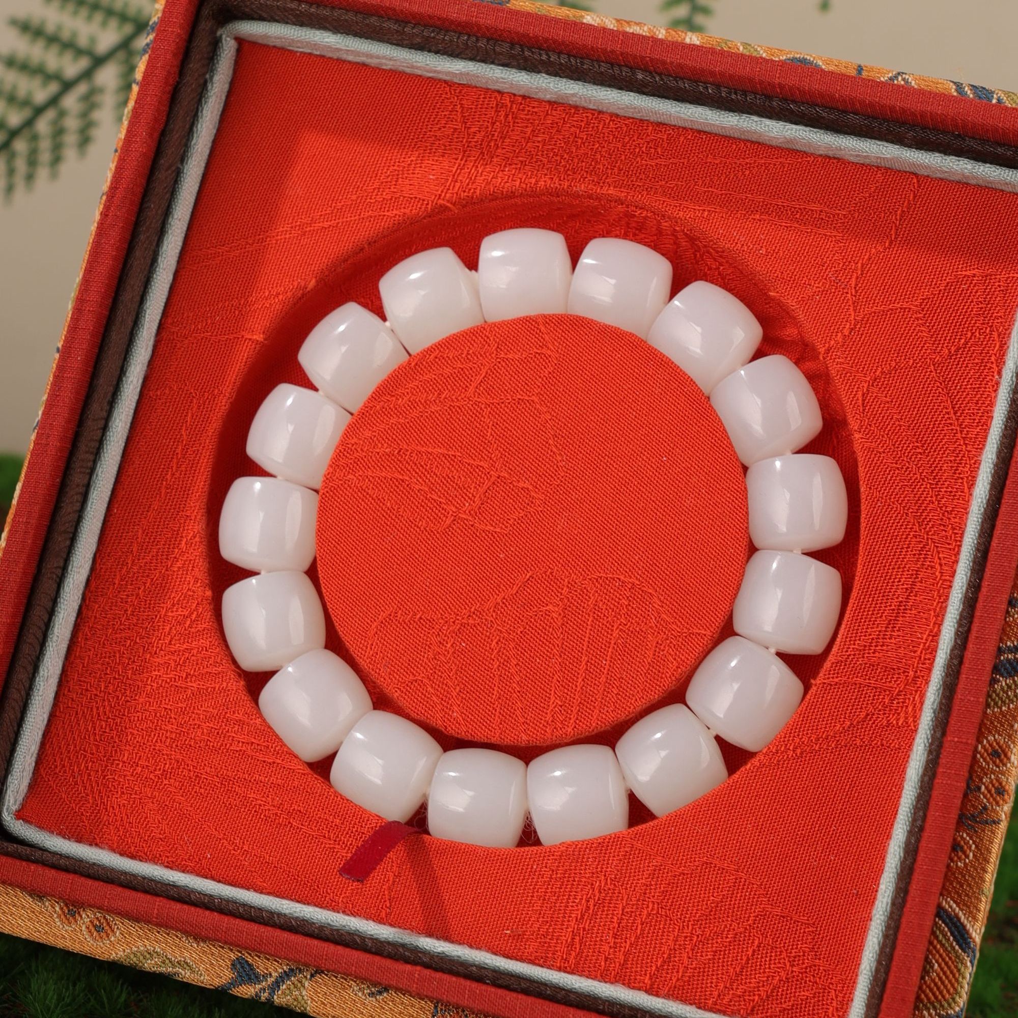 XJ8716二十世纪和田玉白玉手链