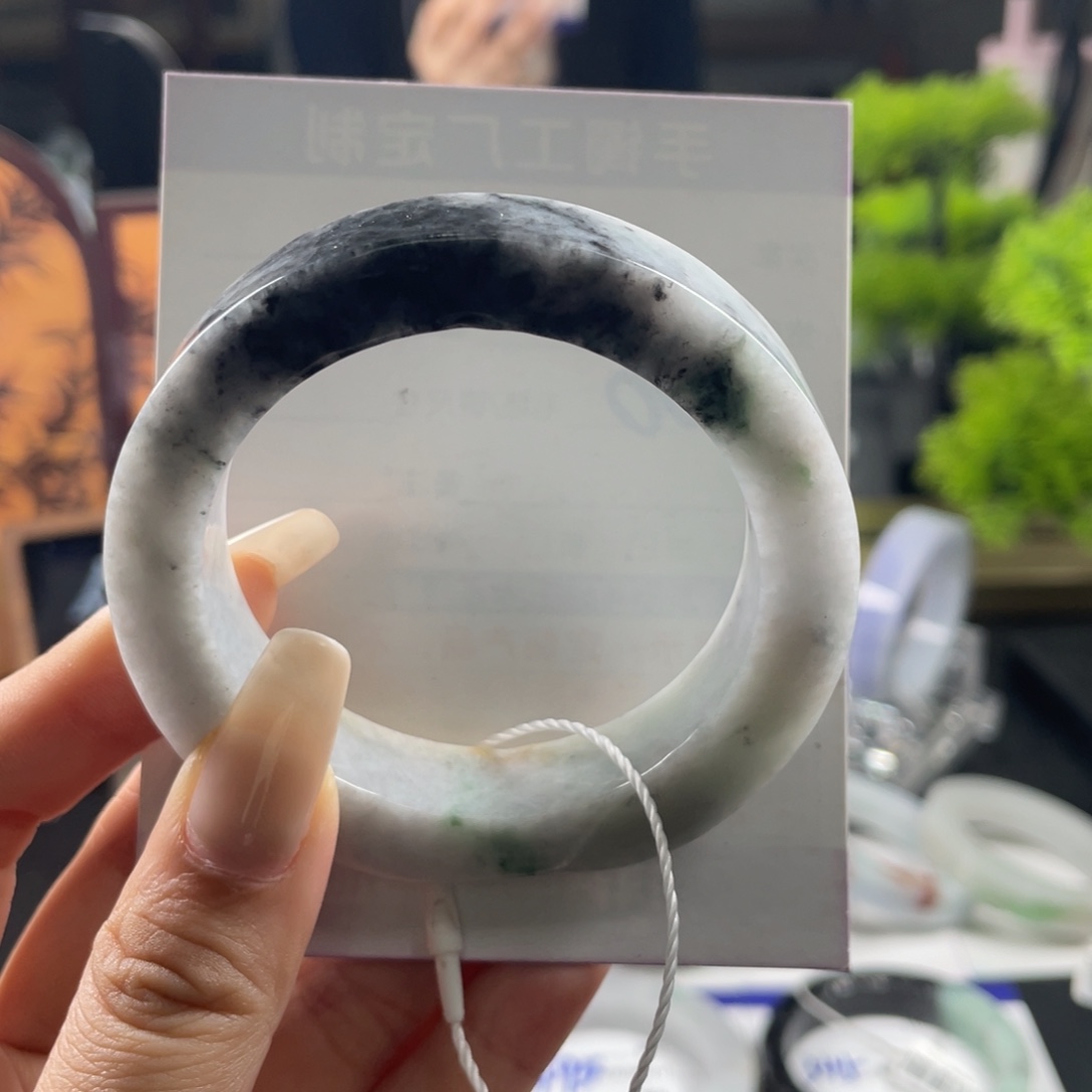 定制翡翠未镶嵌翡翠手镯基地质检发货