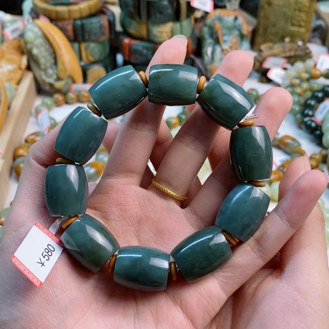 透闪石质玉手串未镶嵌