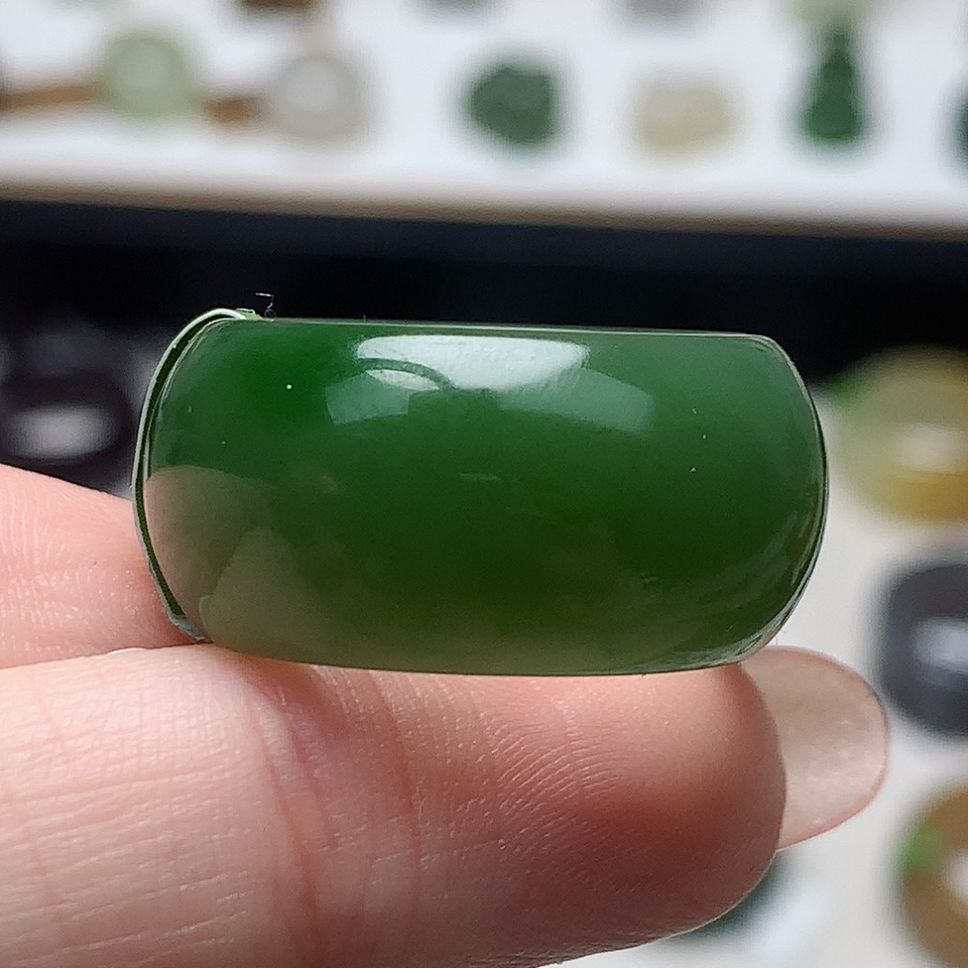 未镶嵌戒指和田玉