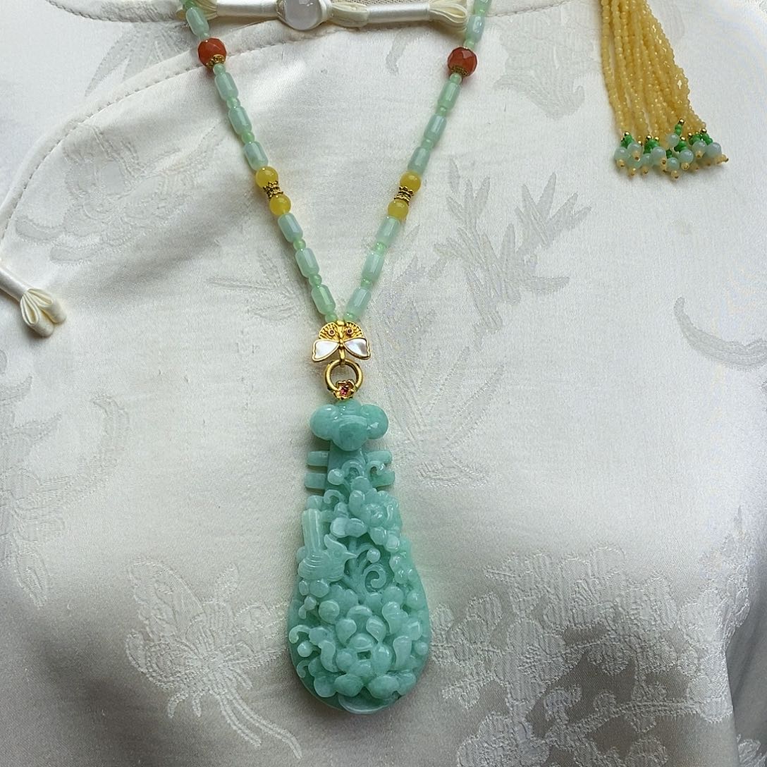 翡翠颈饰未镶嵌天然