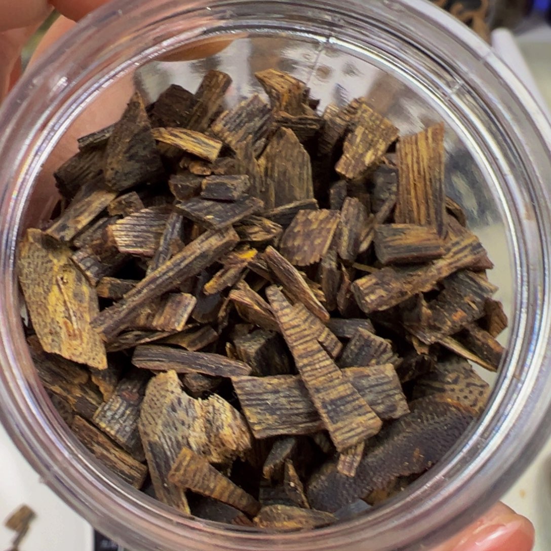 沉香碎屑沉香海南棋楠蓝宝石沉水淳化2年高端熏香小米粒30克