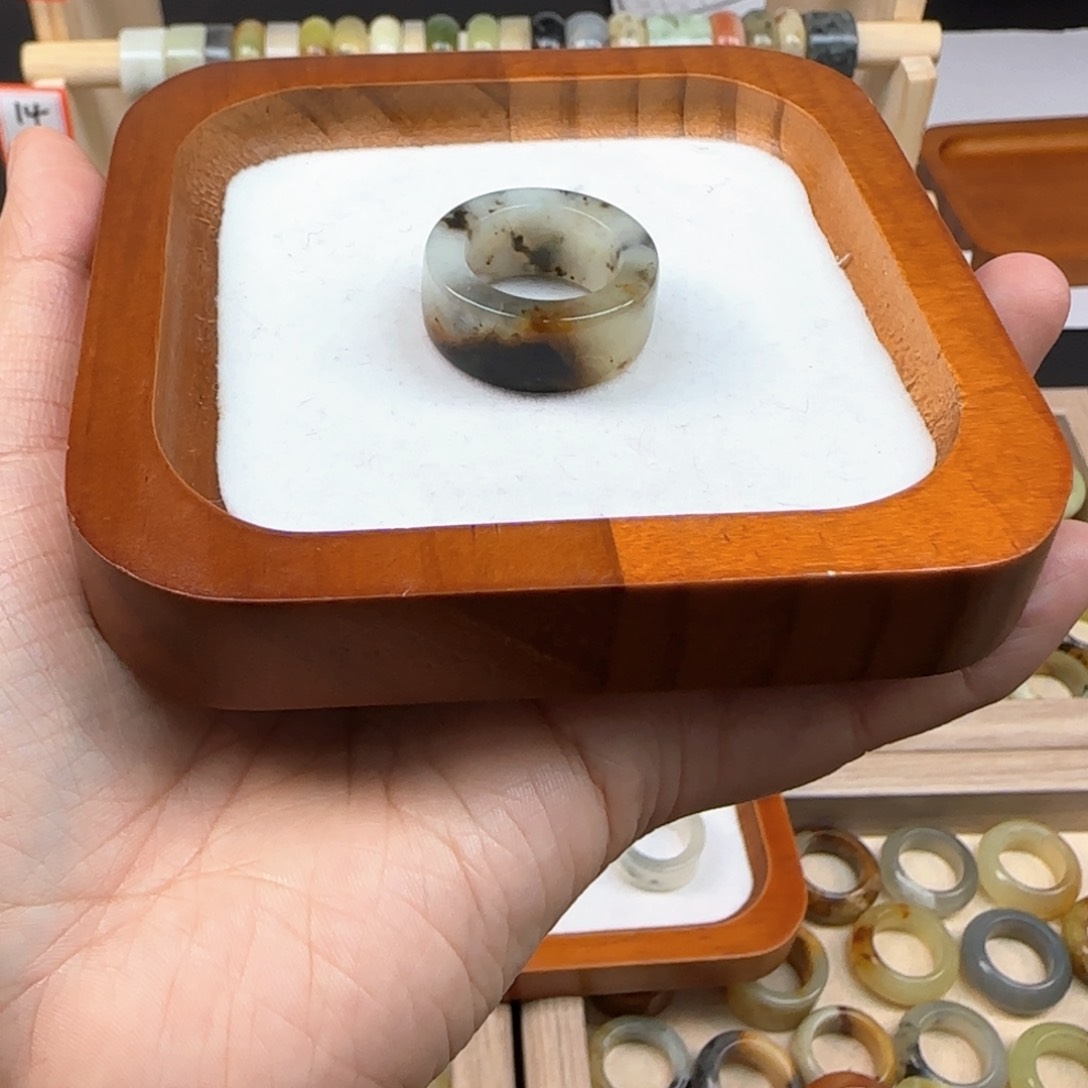 蛇纹石玉16.9合金梅*雪