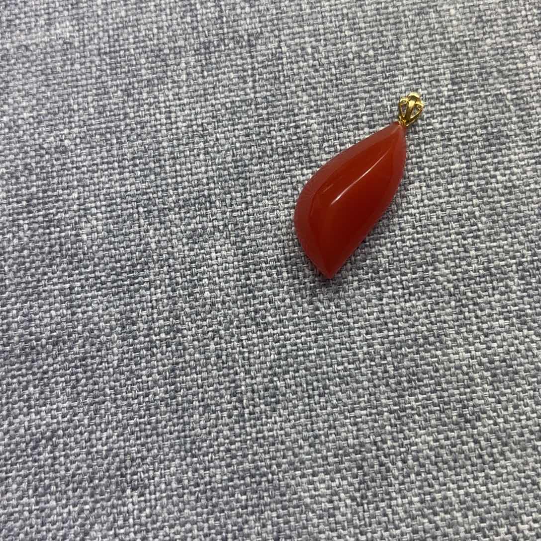 南红玛瑙颈饰合金