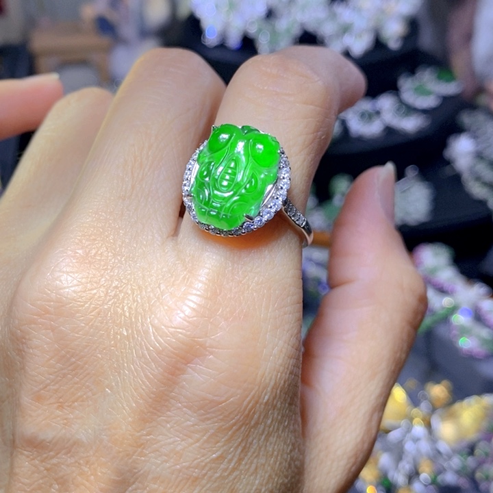 翡翠戒指银S925镶嵌天然翡翠