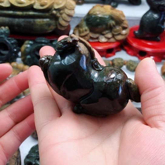 岫岩河磨玉（透闪石质玉）把件未镶嵌