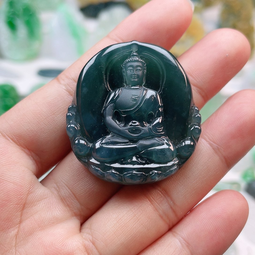 翡翠颈饰未镶嵌大日