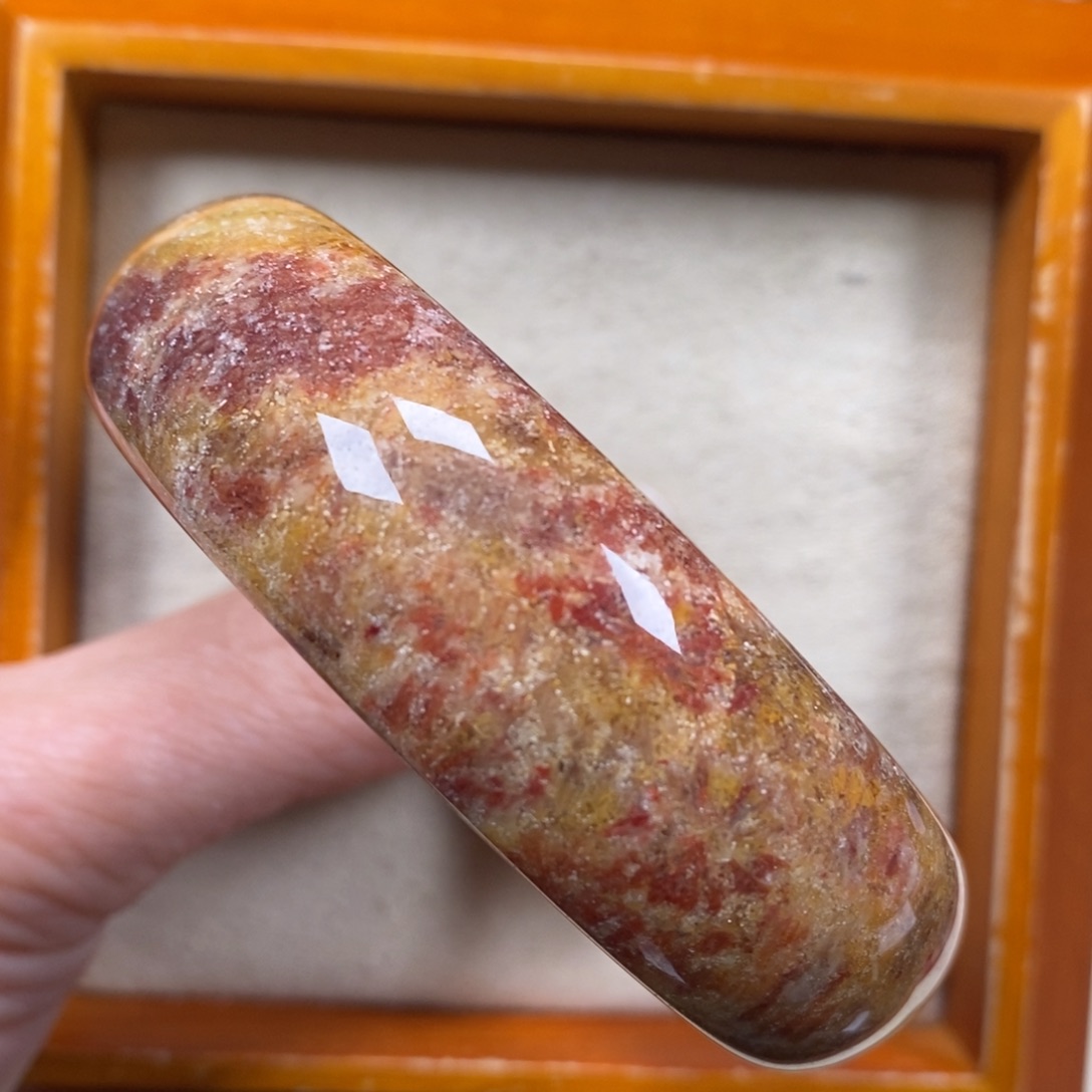 魏***士硅化珊瑚（珊瑚玉）未镶嵌手镯圈口55+/特价不退换