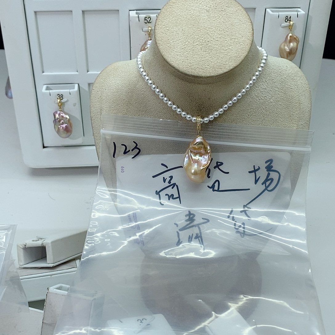 淡水珍珠颈饰合金