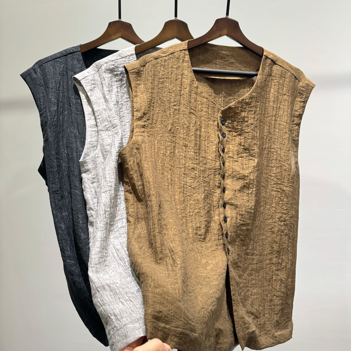 男士轻奢褶皱提花高级感坎肩衬衫夏季轻薄透气舒适老钱风无袖上衣