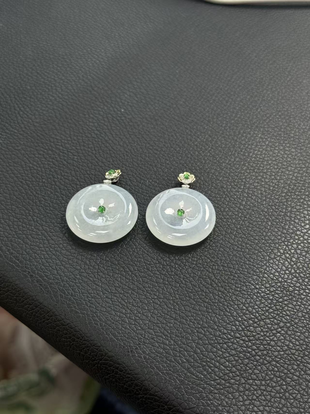 18K金扣头天然缅甸翡翠A货平安扣吊坠 多样性发其一