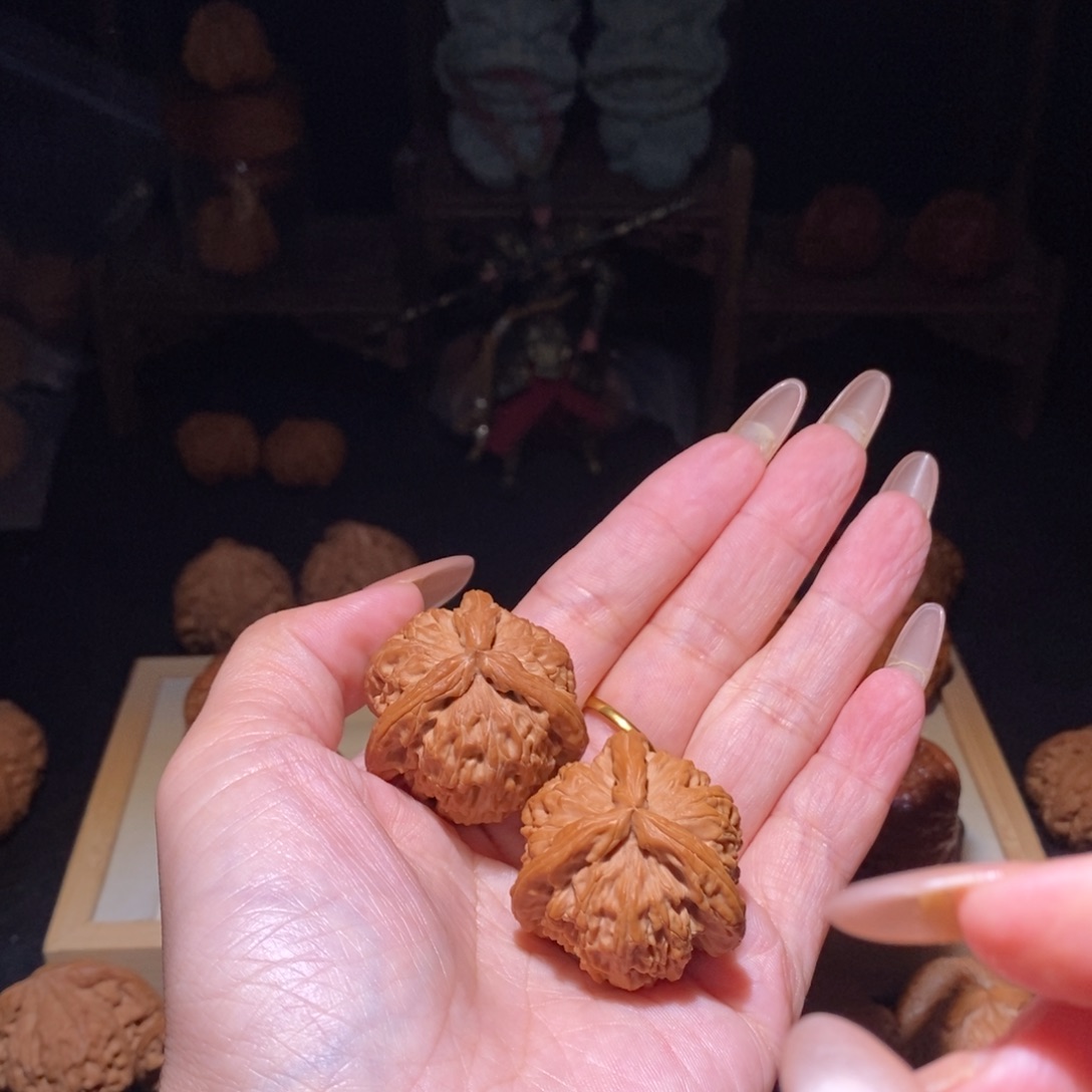 豆***熟文玩核桃吊坠白奔35