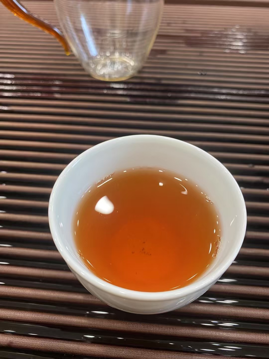 2008年高山韵象普洱生茶带烟