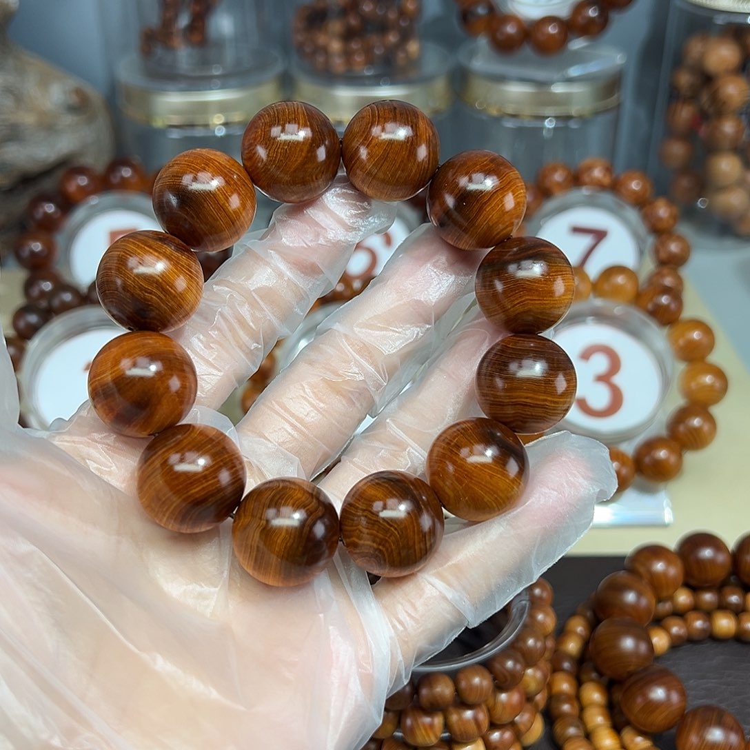 梁***峤柏木（崖柏）2.0黑金舍利骨料