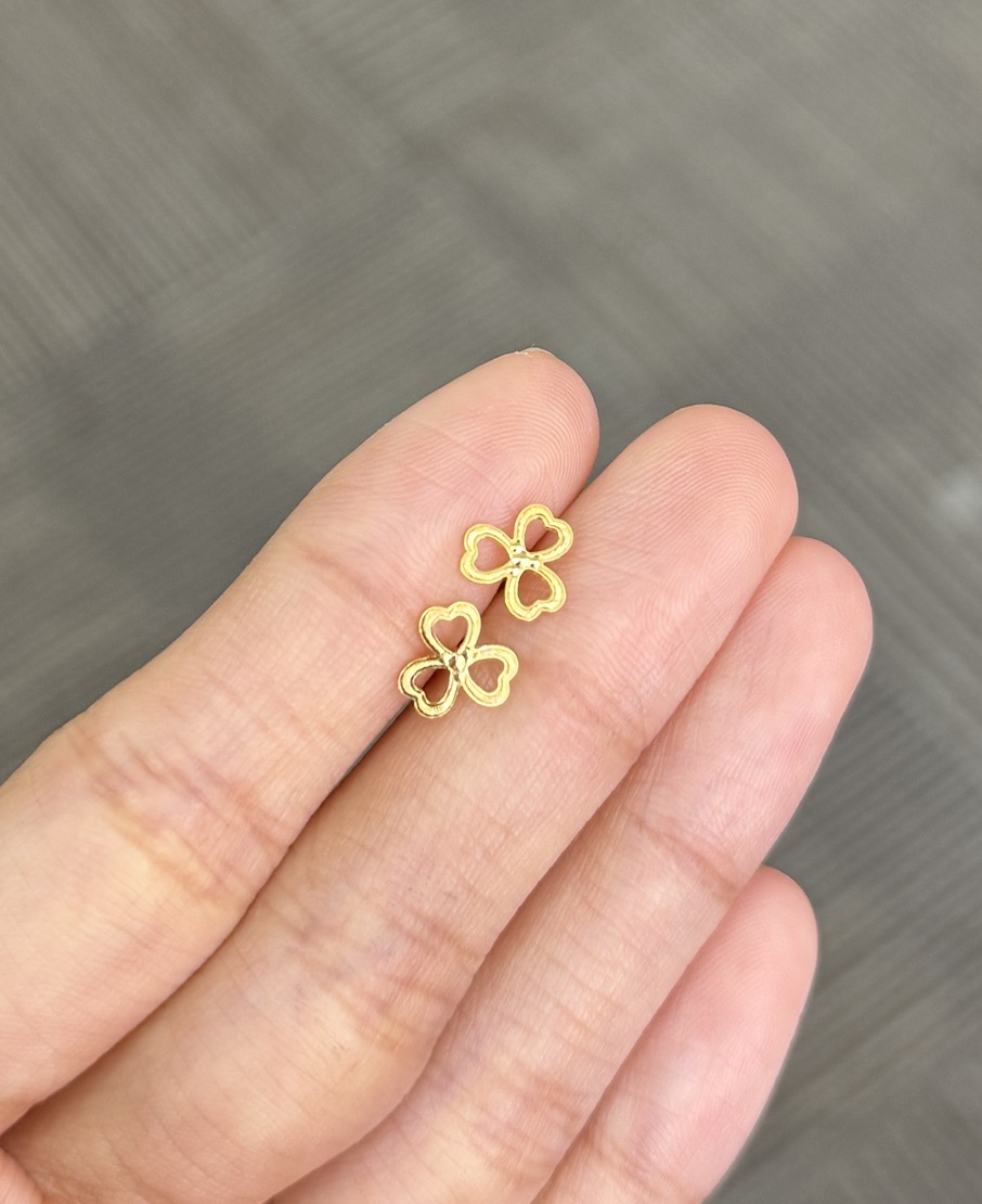     足金999  镂空爱心花花弯钩耳钉