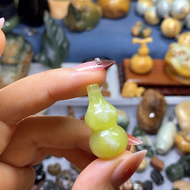 蛇纹石玉未镶嵌岫玉
