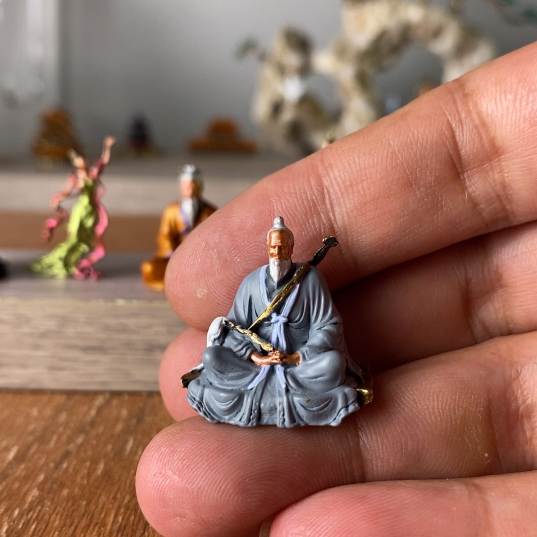 叼***迪摆件在家闲着没事的