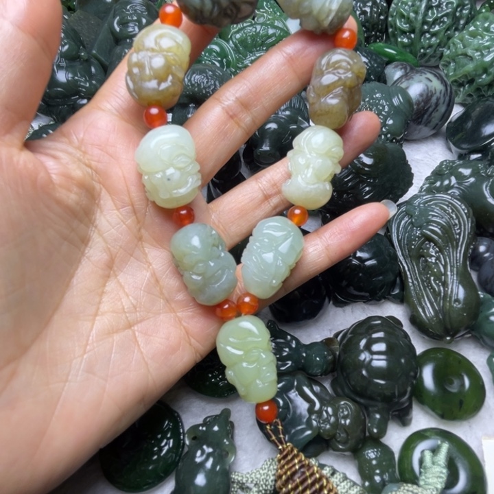 和田玉未镶嵌颈饰