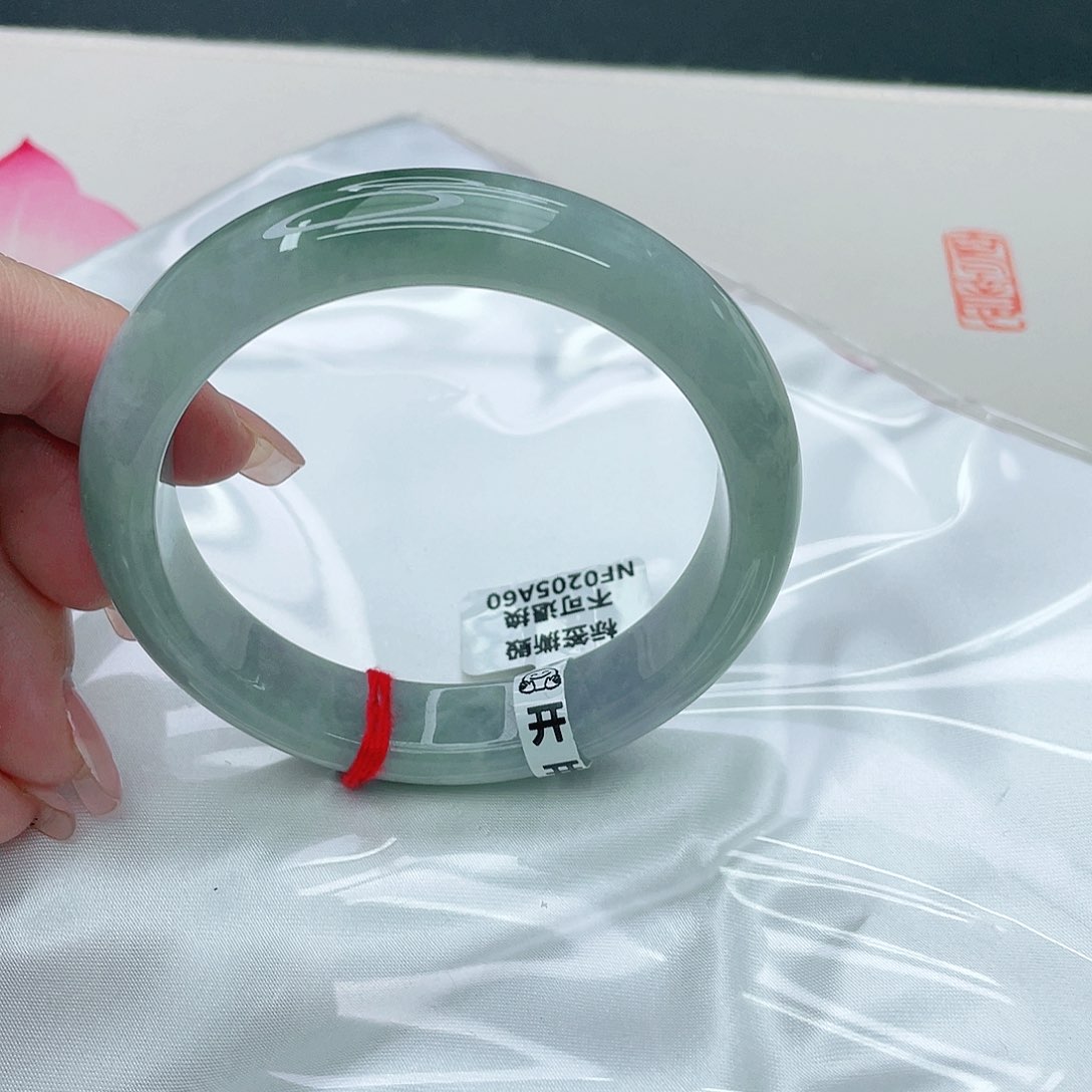 翡翠手镯未镶嵌正58.7