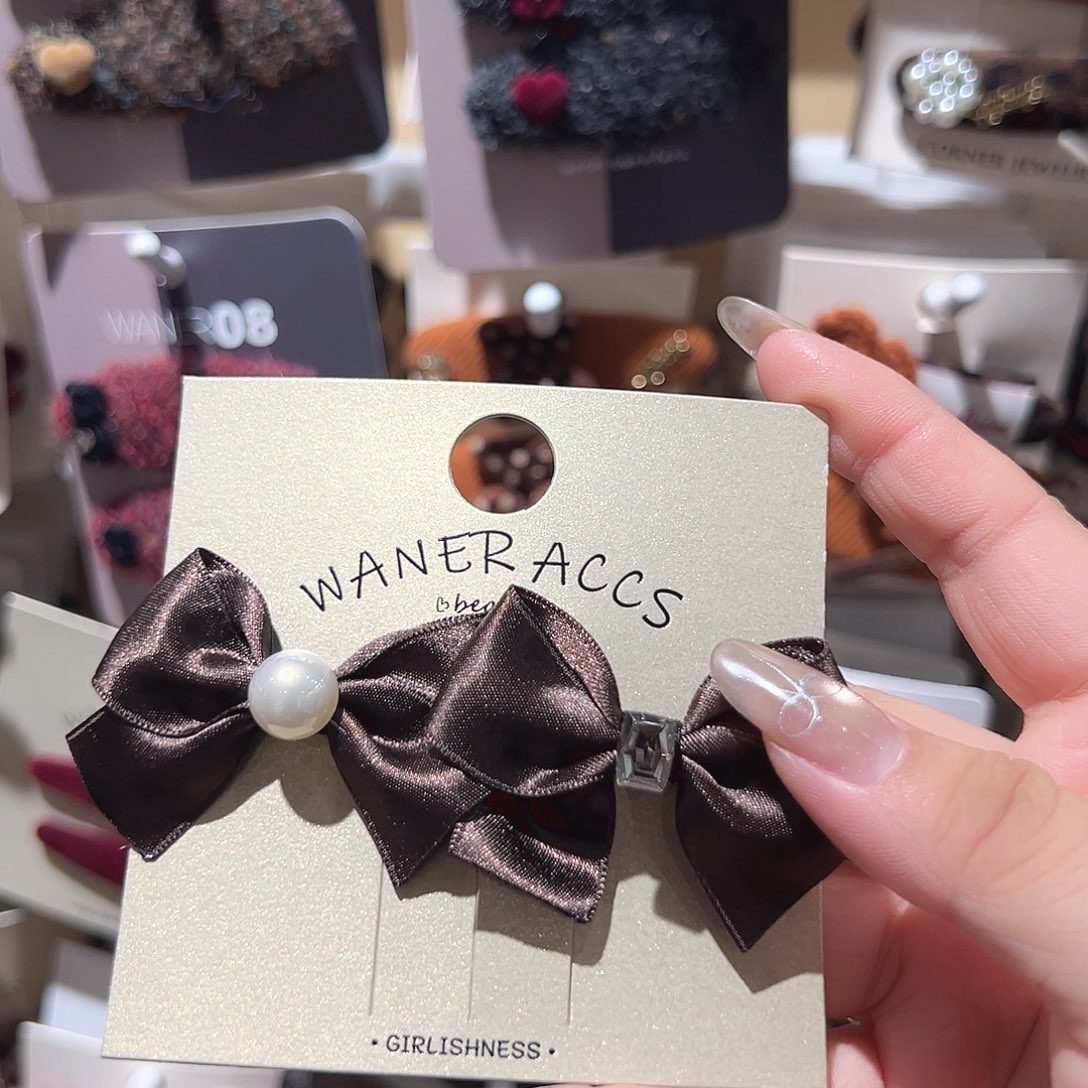 非金属咖色缎面蝴蝶结鸭夹