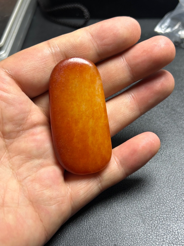 和田玉红沁无事牌吊坠
