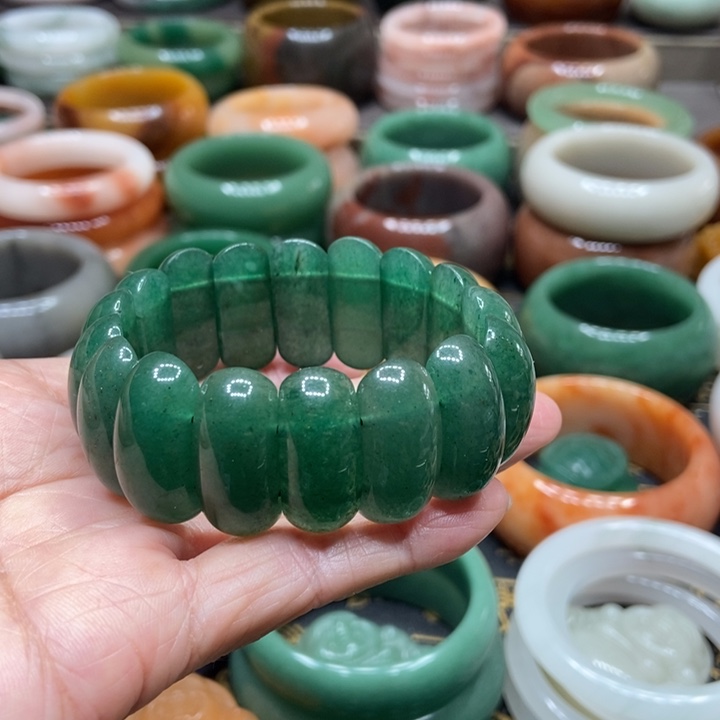 石英质玉未镶嵌手镯