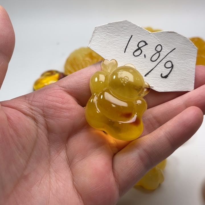 琥珀颈饰未镶嵌琥珀蜜蜡