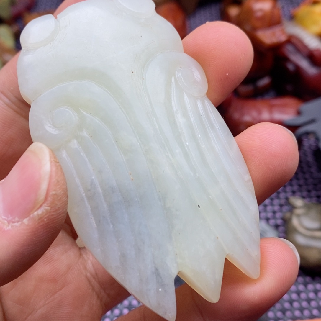 蛇纹石玉颈饰未镶嵌