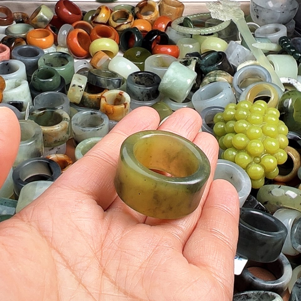 【闪购商品】未镶嵌蛇纹石玉戒指