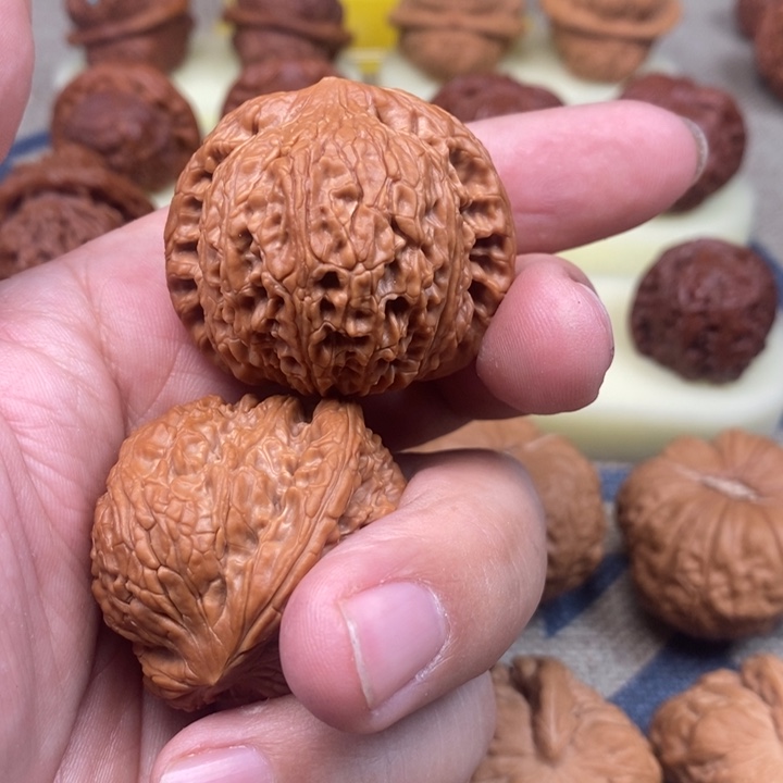文玩核桃把件瑞***年核桃