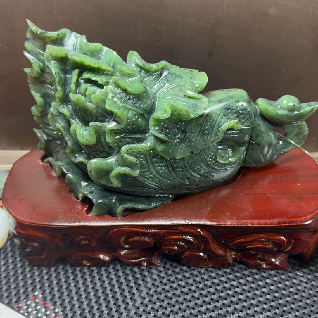 和田玉摆件未镶嵌碧玉