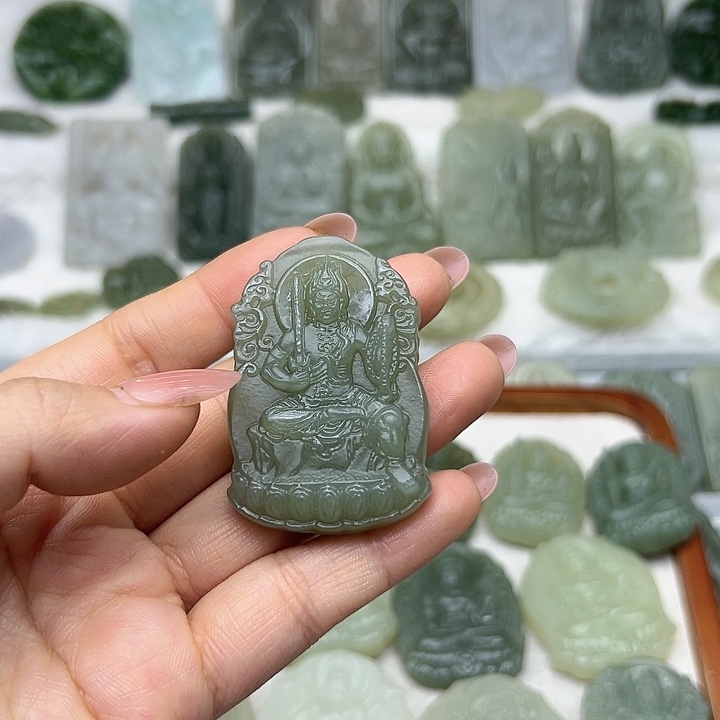 石英质玉颈饰合金利****司