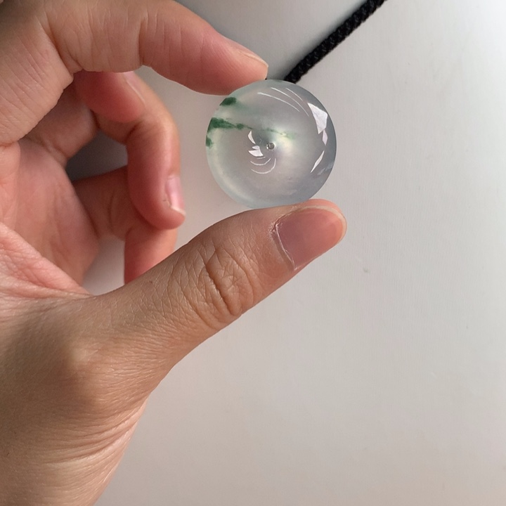 翡翠挂件未镶嵌….