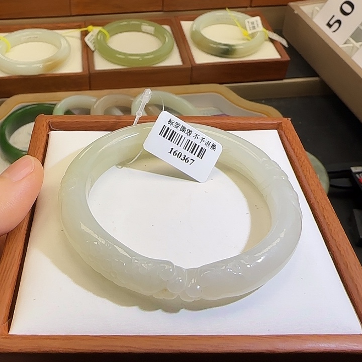 和田玉未镶嵌手镯